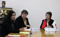 Signature des contrats de dons aux micro-projets locaux - 15/02/2010