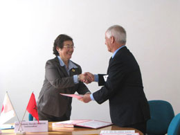 Cérémonie de signature des contrats de dons APL 2009-12-08