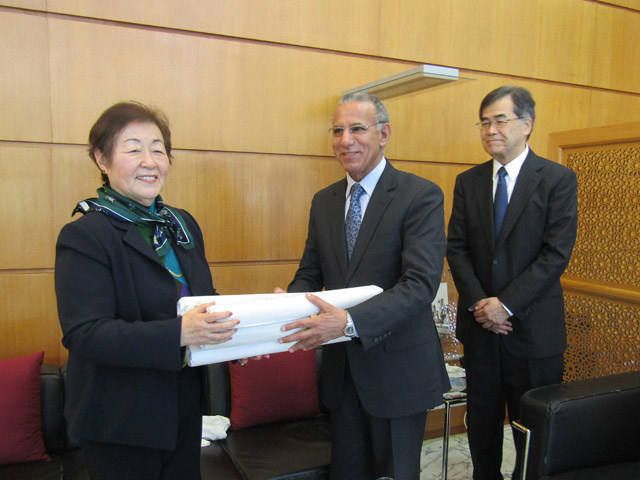 Don de papiers japonais par la Fondation KAMIMORI à la BNRM - 16/02/2018