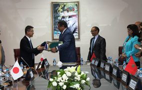 Cérémonie de signature du projet de Construction d’un centre de recherche et de Technologies conchylicole - L’Echange de Notes entre l’Ambassadeur et le Ministre de l’Agriculture et de la Pêche Maritime - 16/06/2015