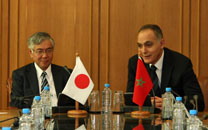 Signature de contrat de prêt en yens 19 mars 2010