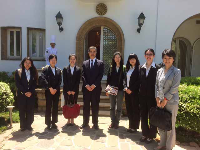 Visite de courtoisie de 6 volontaires de la JICA auprès de l’Ambassadeur Hanatani - 22/06/2017