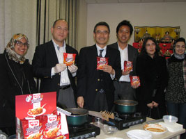 日清食品ホールディングス - 即席パスタ麺試食会