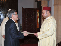 Présentation de la lettre de créance à S.M. le Roi Mohammed VI par S.E. M. l'Ambassadeur Yanagiya